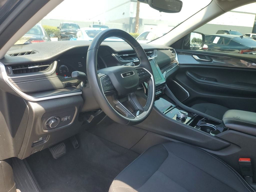 Used 2021 Black Jeep Laredo image 13