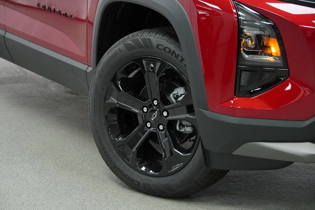 2027 Chevrolet Equinox LT - Photo 10