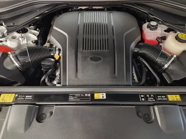 Used 2025 Fuji White Land Rover Autobiography image 33