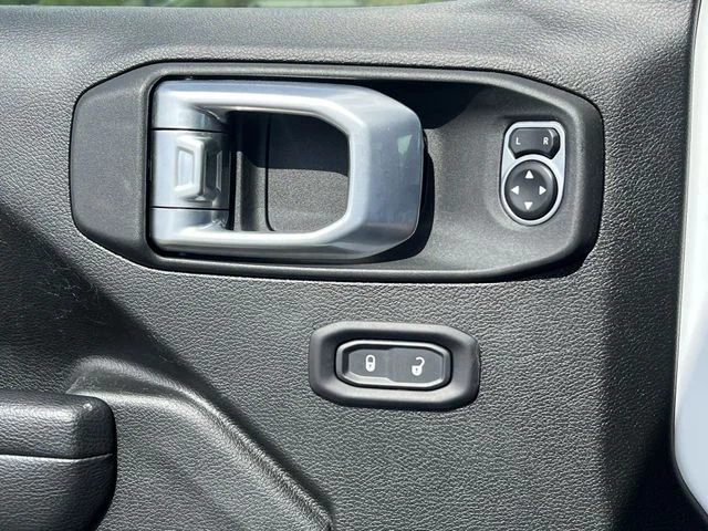 Used 2024 White Jeep Sport S image 24
