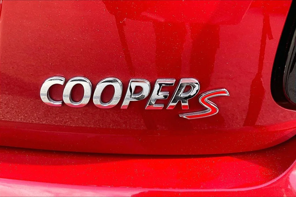 Used 2016 Red MINI Base image 21