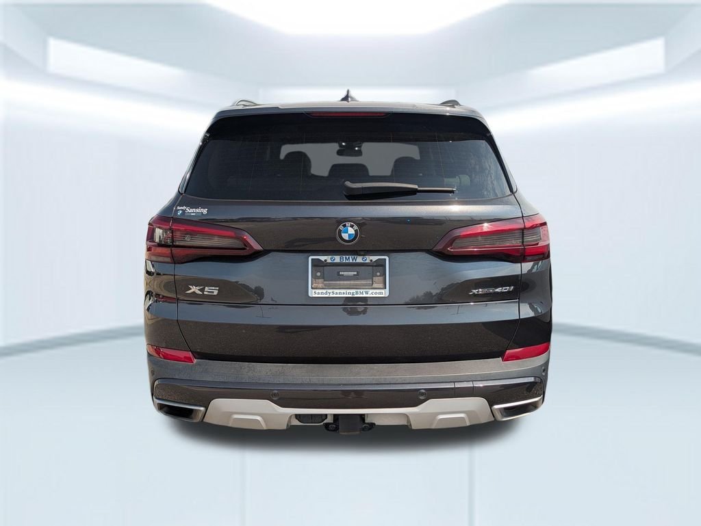 Used 2023 Gray BMW xDrive40i image 3