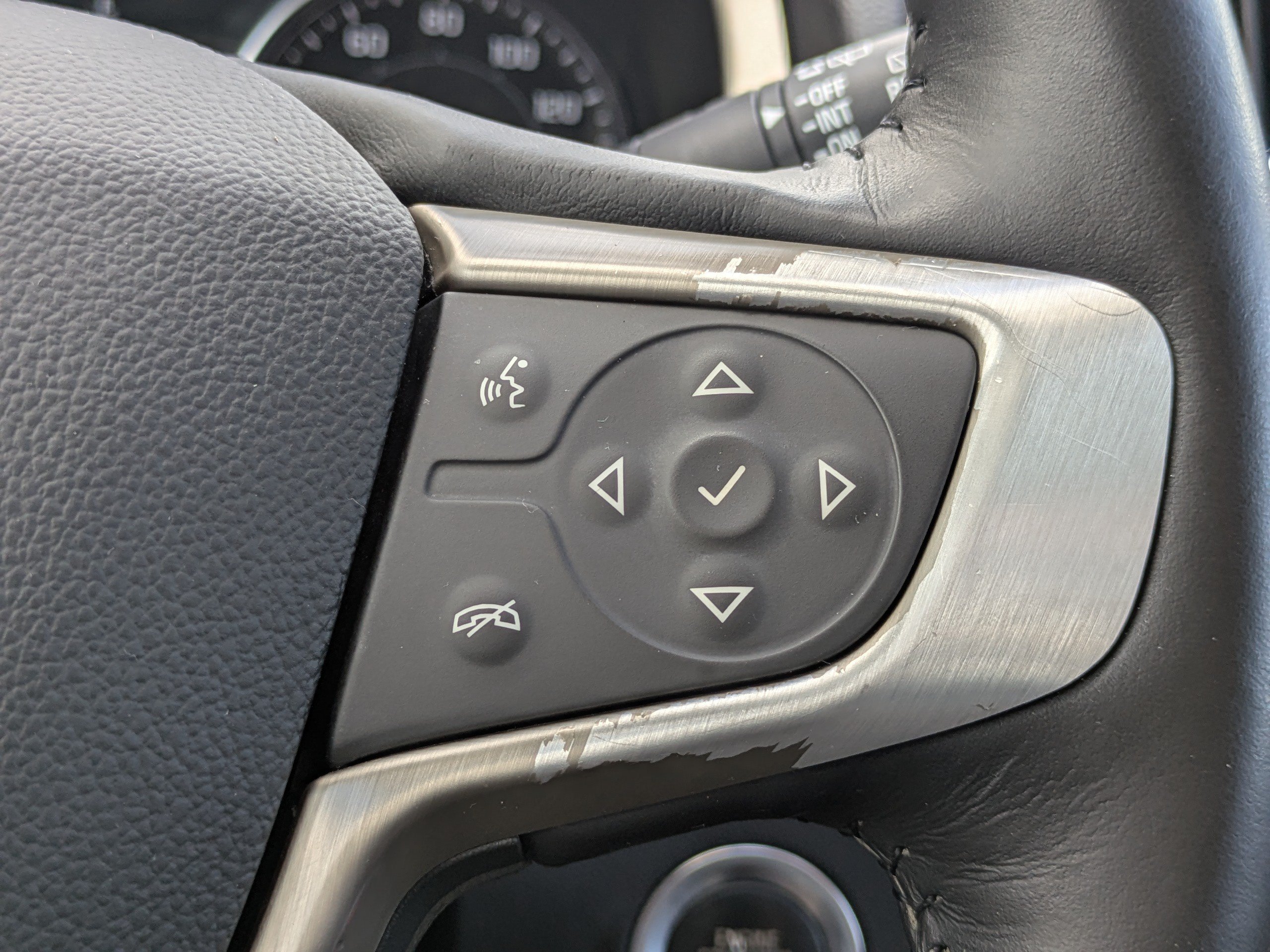 Used 2018 Summit White GMC DENALI image 27