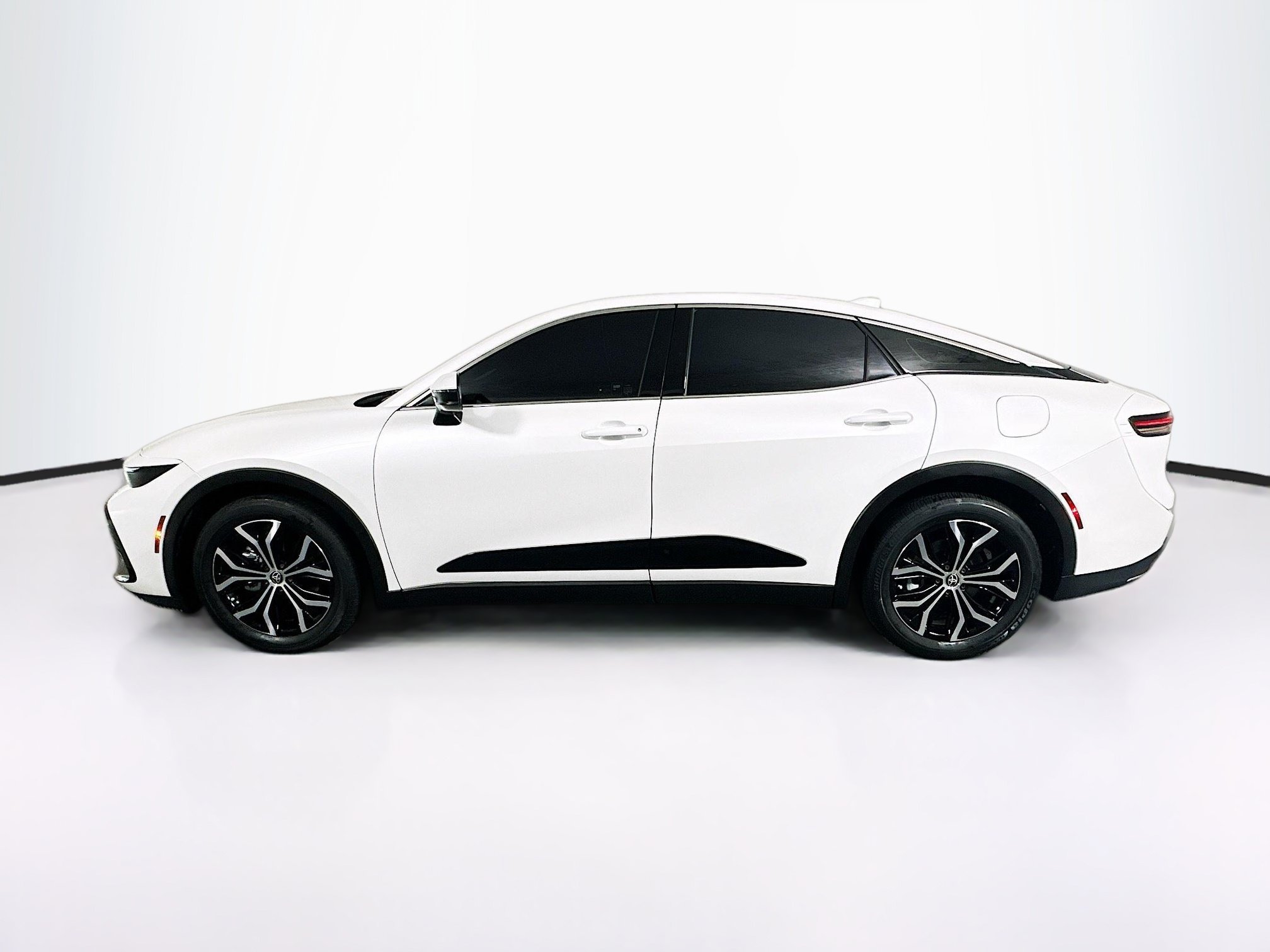 2023 Toyota Crown XLE - Photo 6