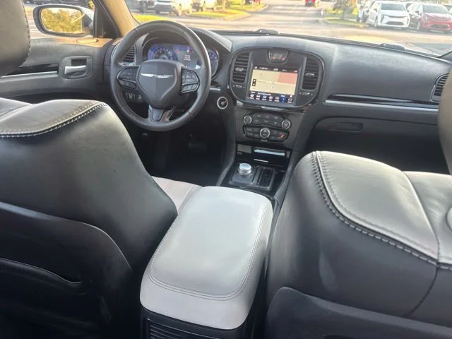 Used 2018 White Chrysler S image 24