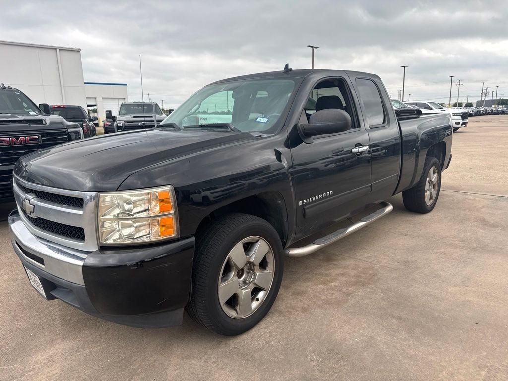 Used 2009  Chevrolet Work Truck image 4