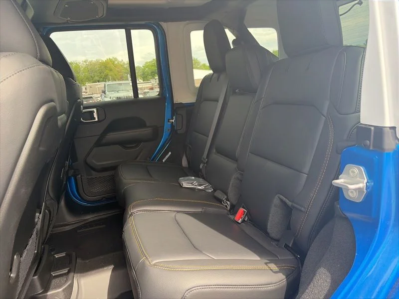 New 2026 Hydro Blue Pearl-Coat Exterior Paint Jeep Sahara image 13