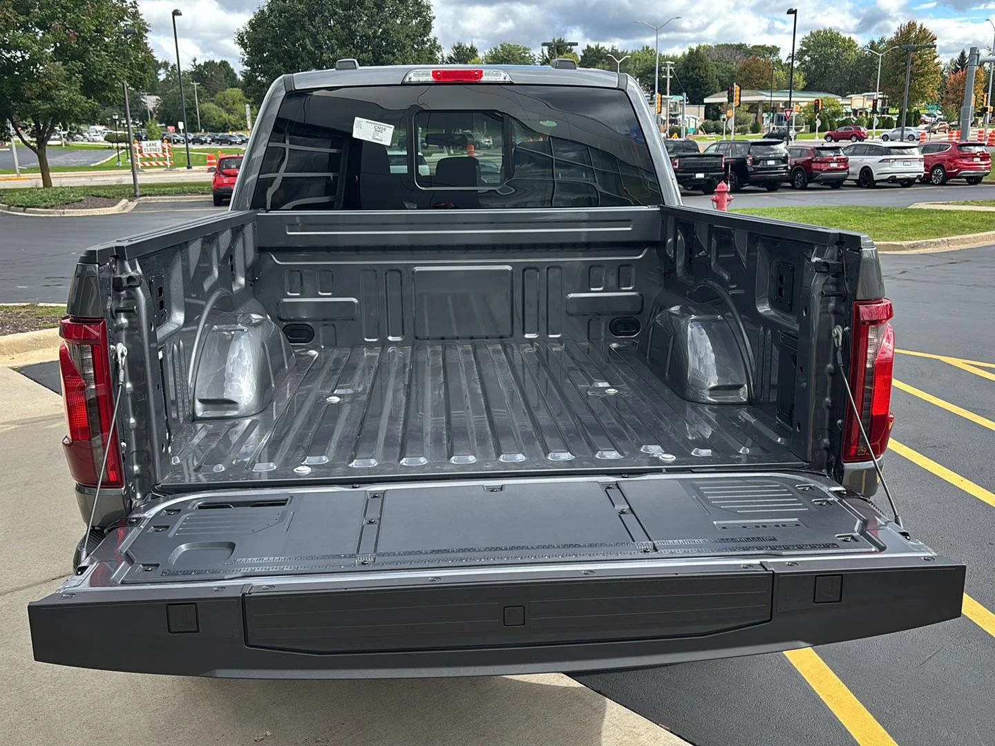 New 2026 Carbonized Gray Metallic Ford XLT image 25