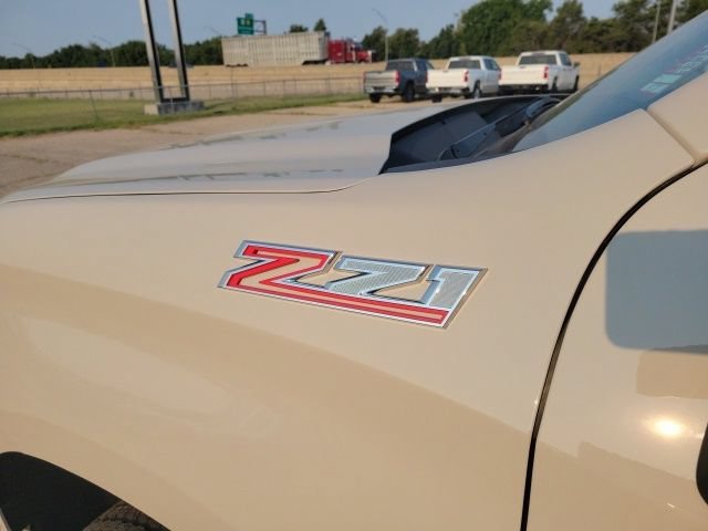 New 2026 White Sands Chevrolet RST image 5