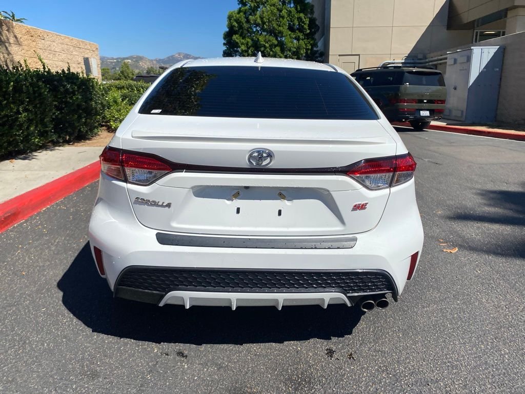 Used 2022  Toyota SE image 6