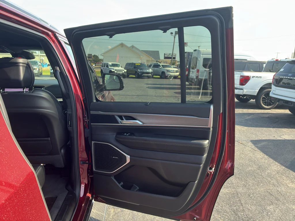 Used 2025 Velvet Red Pearlcoat Jeep Series III image 18