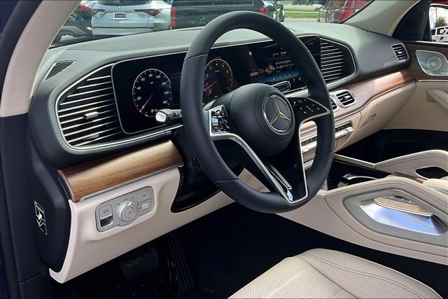 Used 2025 Blue Mercedes-Benz GLE 350 image 5