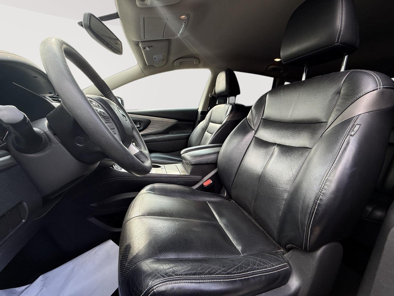 Used 2016 Pearl White Nissan SL image 10