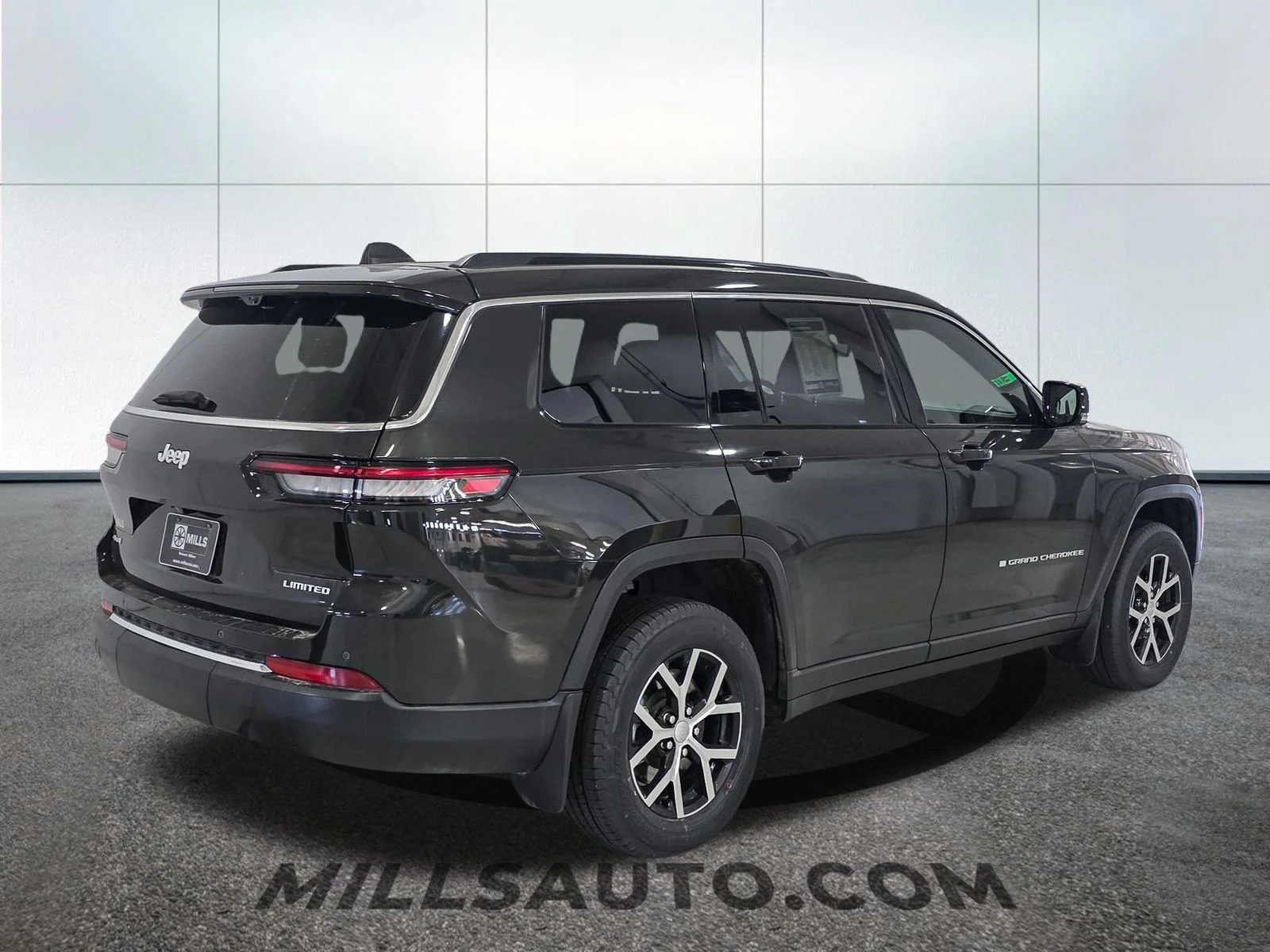 Used 2024 Gray Jeep Limited image 8