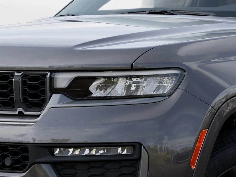 New 2026 Baltic Gray Metallic Clear-Coat Exterior Paint Jeep Limited Reserve image 8