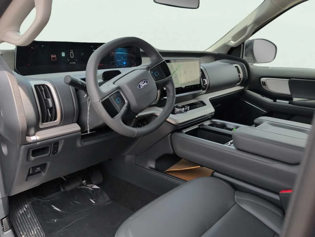 New 2027 Glacier Gray Metallic Tri-Coat Ford Active image 8