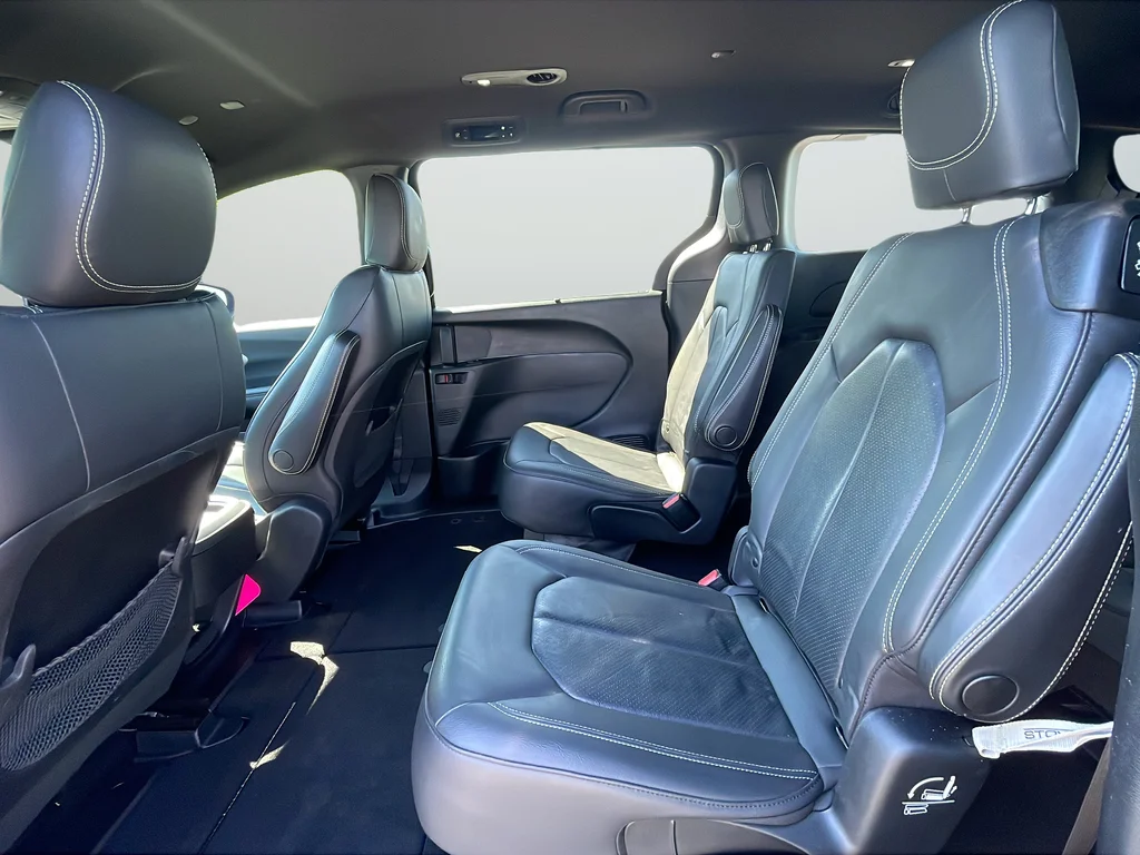 Used 2020 Black Chrysler Touring L image 28