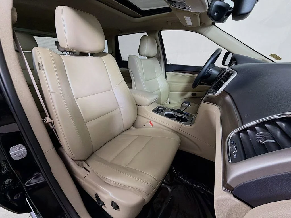 Used 2017 Black Jeep Limited image 25