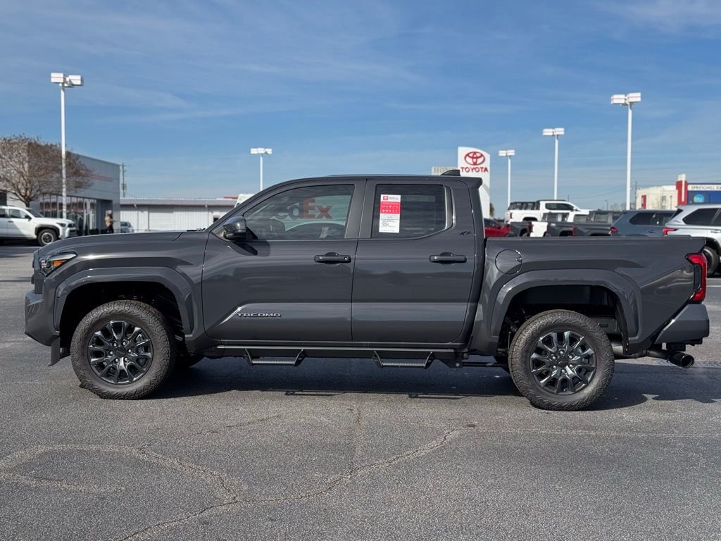 2025 Toyota Tacoma SR5 - Photo 8