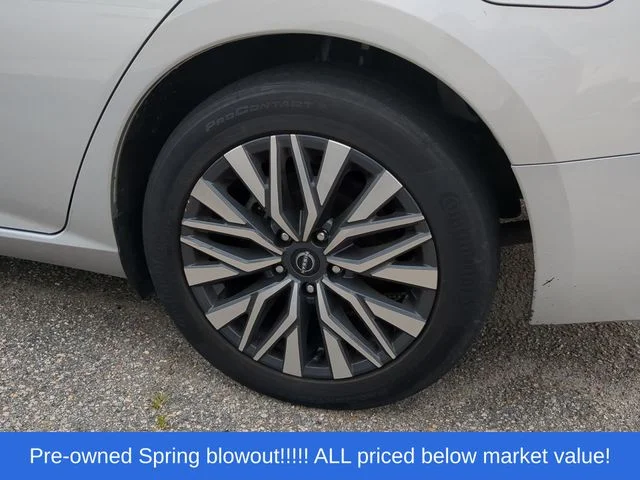 Used 2024 Silver Nissan 2.5 SV image 15