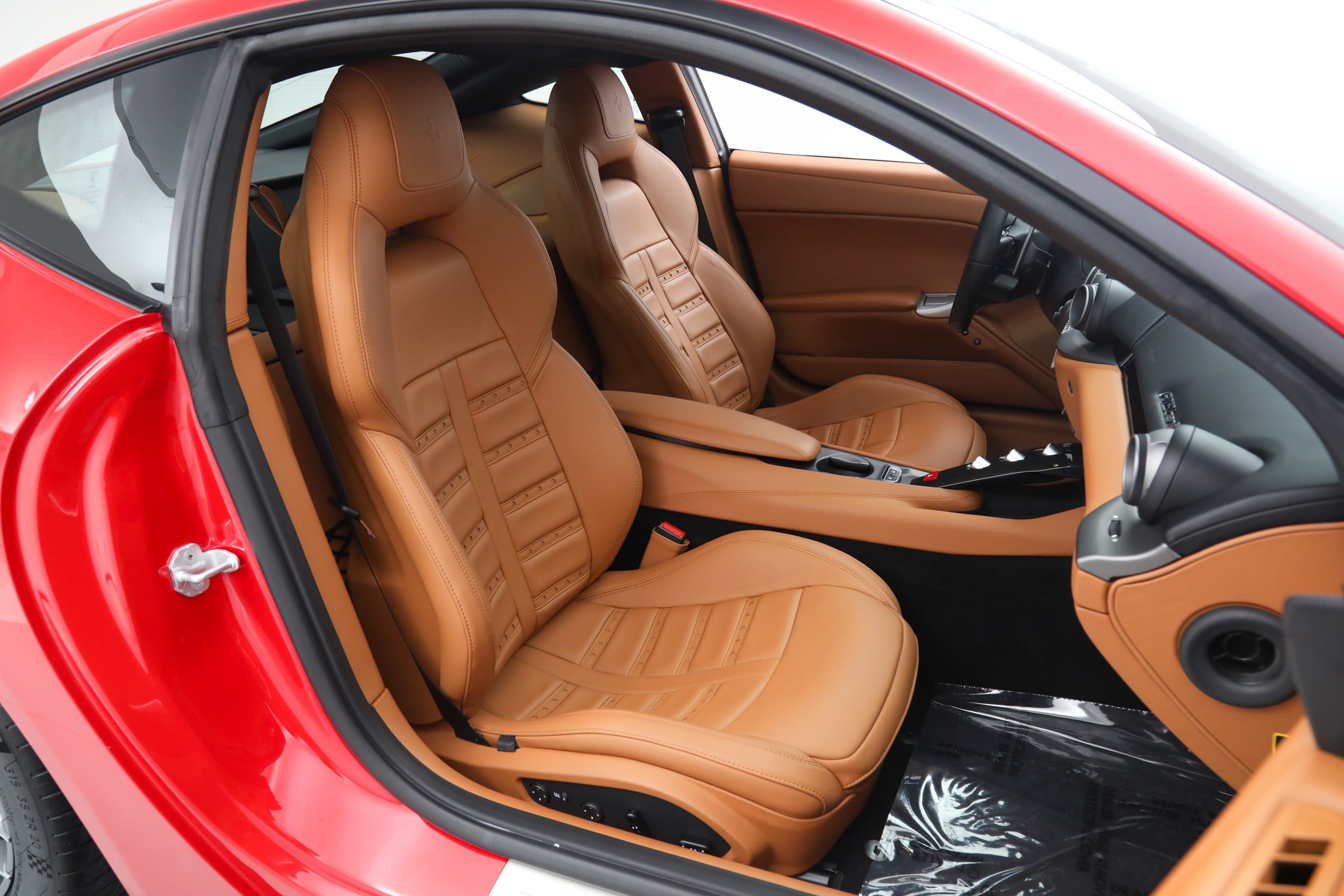 Used 2014 Red Ferrari  image 21