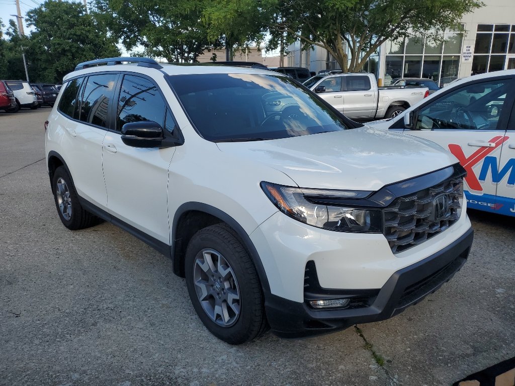 Used 2022 Platinum White Pearl Honda TrailSport image 5