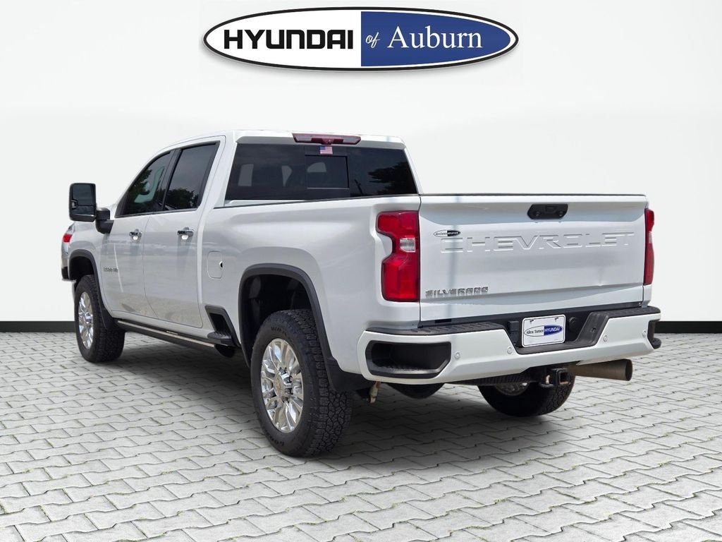 Used 2021 White Chevrolet High Country image 9