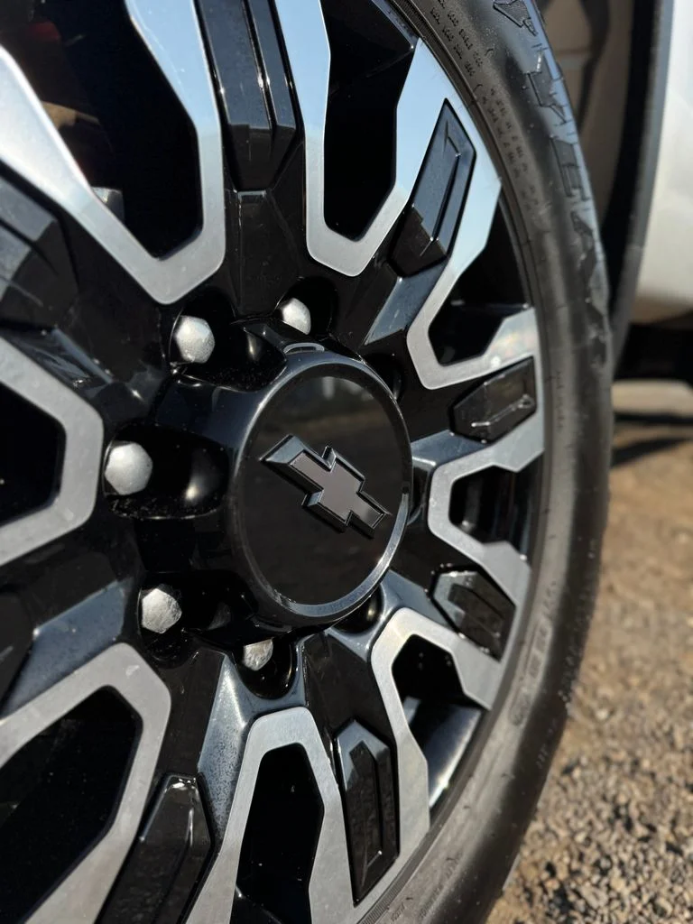 Used 2022 Silver Ice Metallic Chevrolet High Country image 56