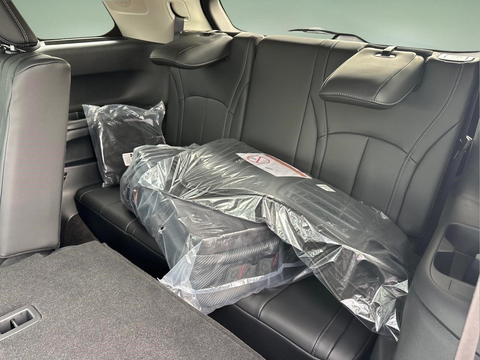 New 2027 MINERAL BLACK INFINITI Luxe FWD image 18