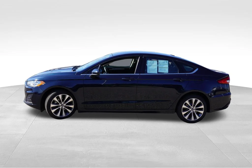 Used 2020 Blue Ford SE image 9