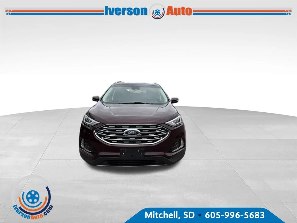 Used 2020 Red Ford SEL image 4