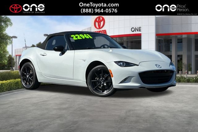 2019 Mazda MX-5 Miata Sport's photo