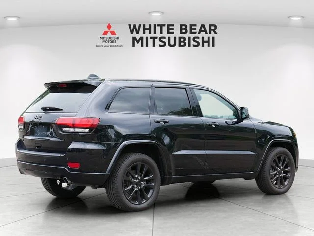 Used 2019 Diamond Black Jeep Altitude image 5