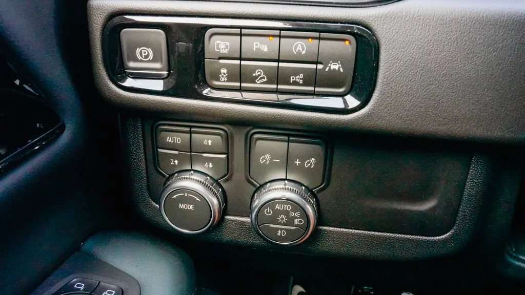 2026 GMC Yukon XL AT4 - Photo 15
