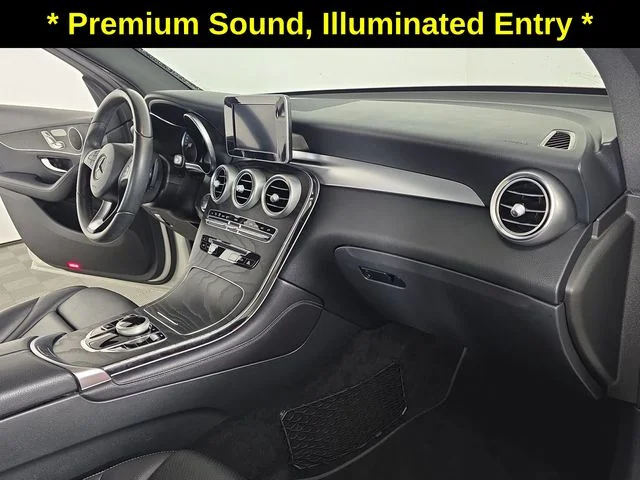 Used 2018 White Mercedes-Benz GLC 300 image 28