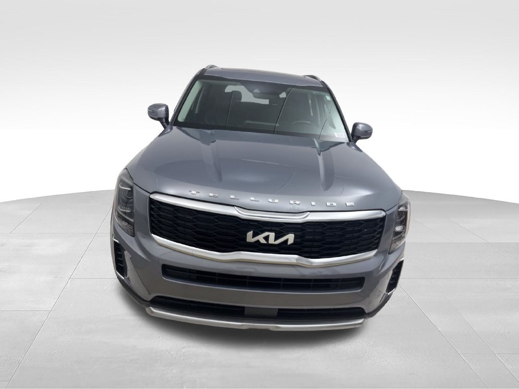 Used 2022 Silver Kia S image 8