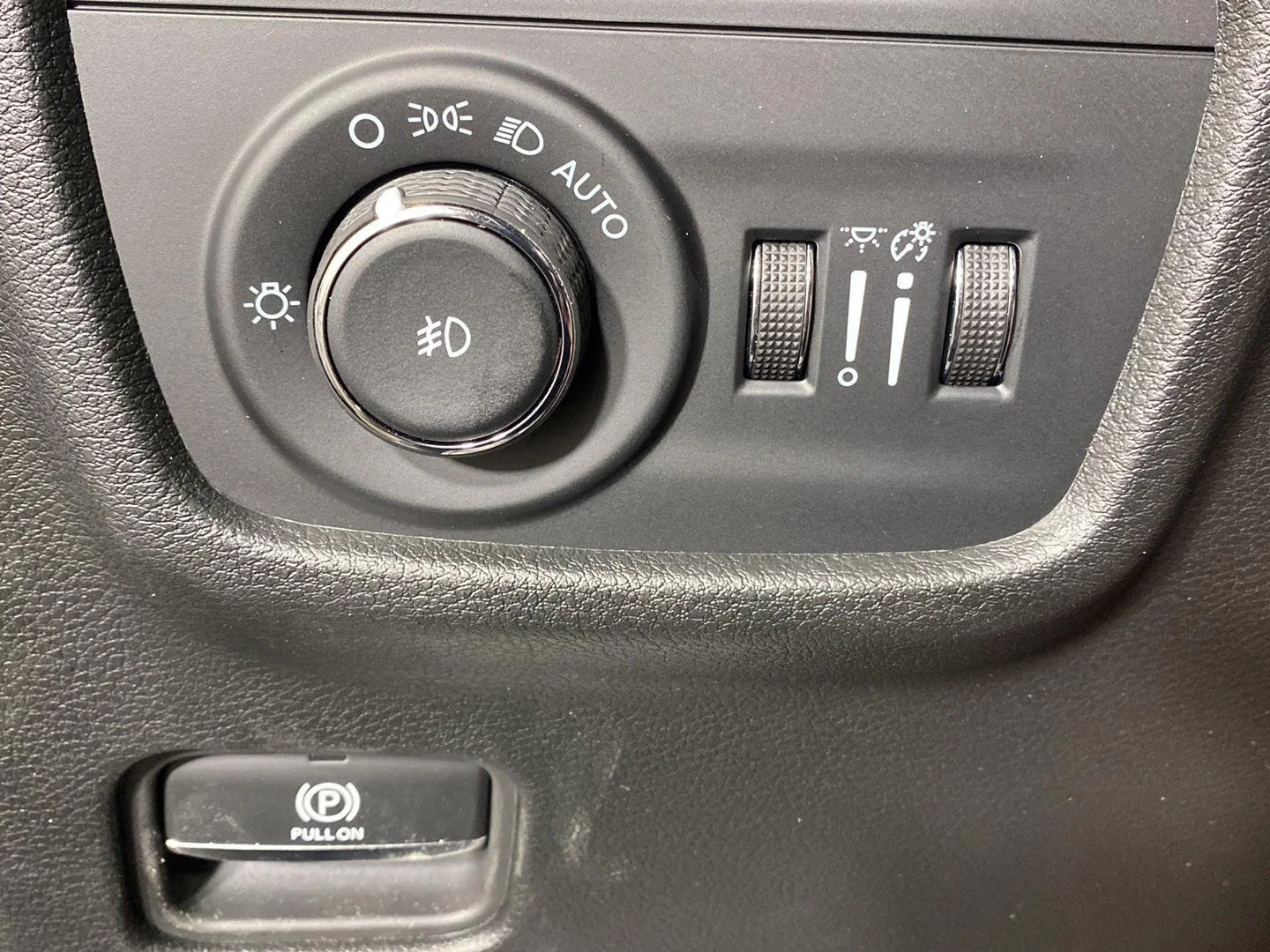 Used 2026 Baltic Gray Metallic Clearcoat Jeep Limited image 19