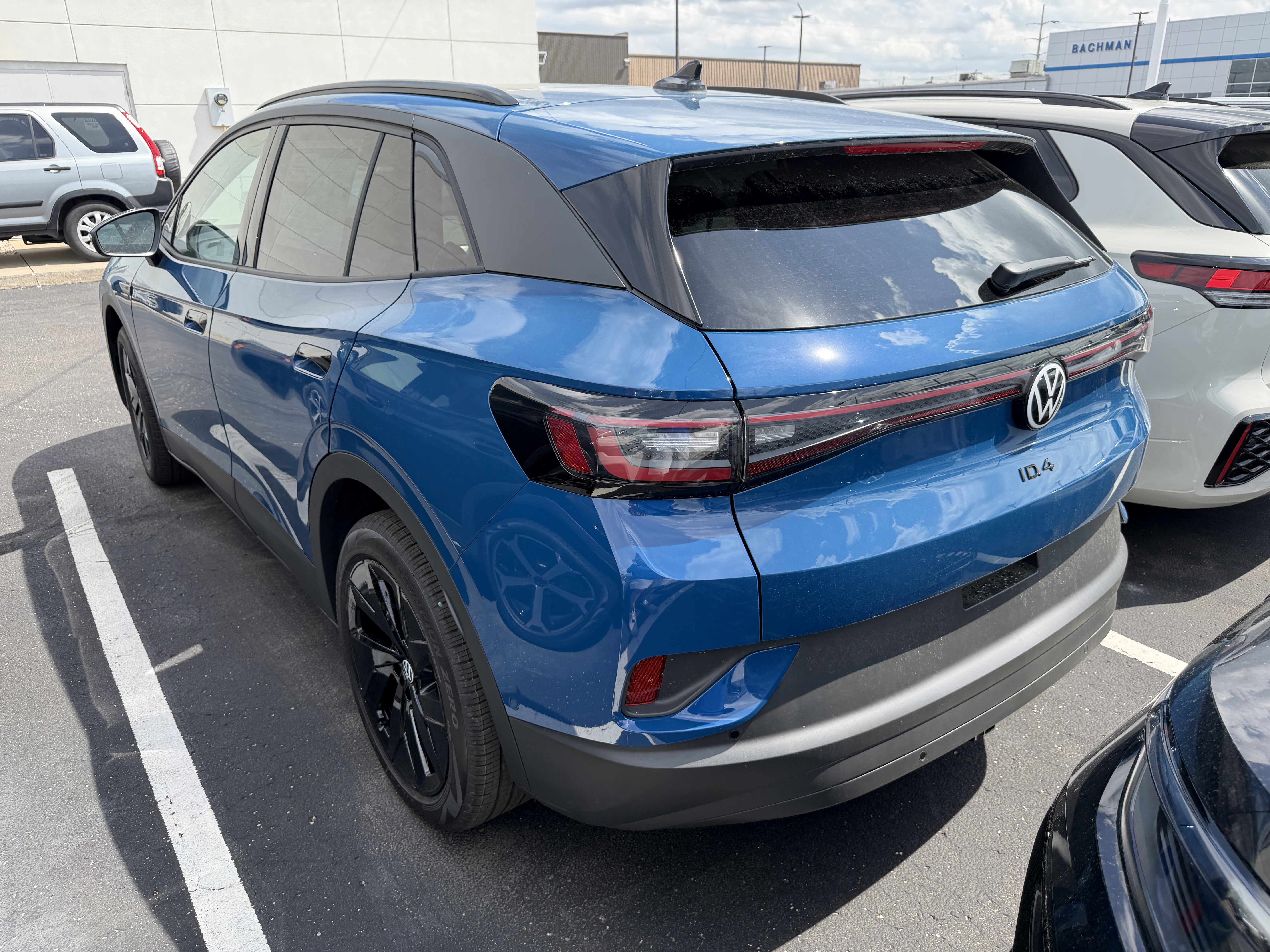 New 2026 Mountain Lake Blue Metallic Volkswagen Pro S image 5