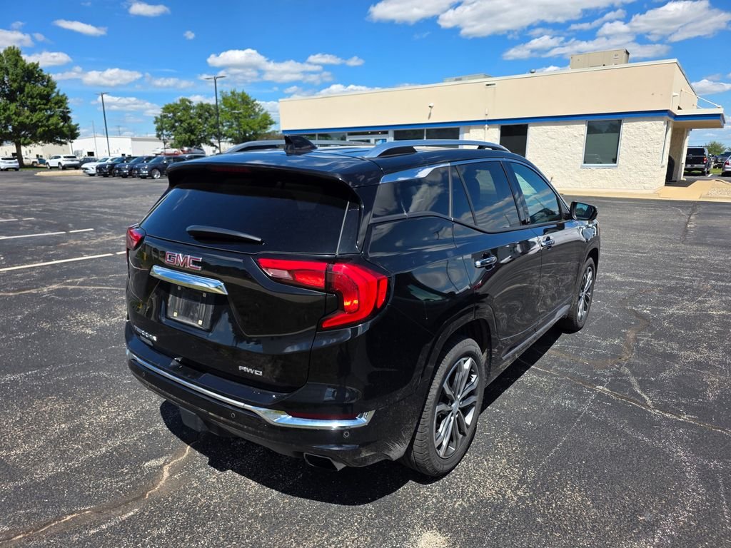 Used 2019 Ebony Twilight Metallic GMC Denali image 4