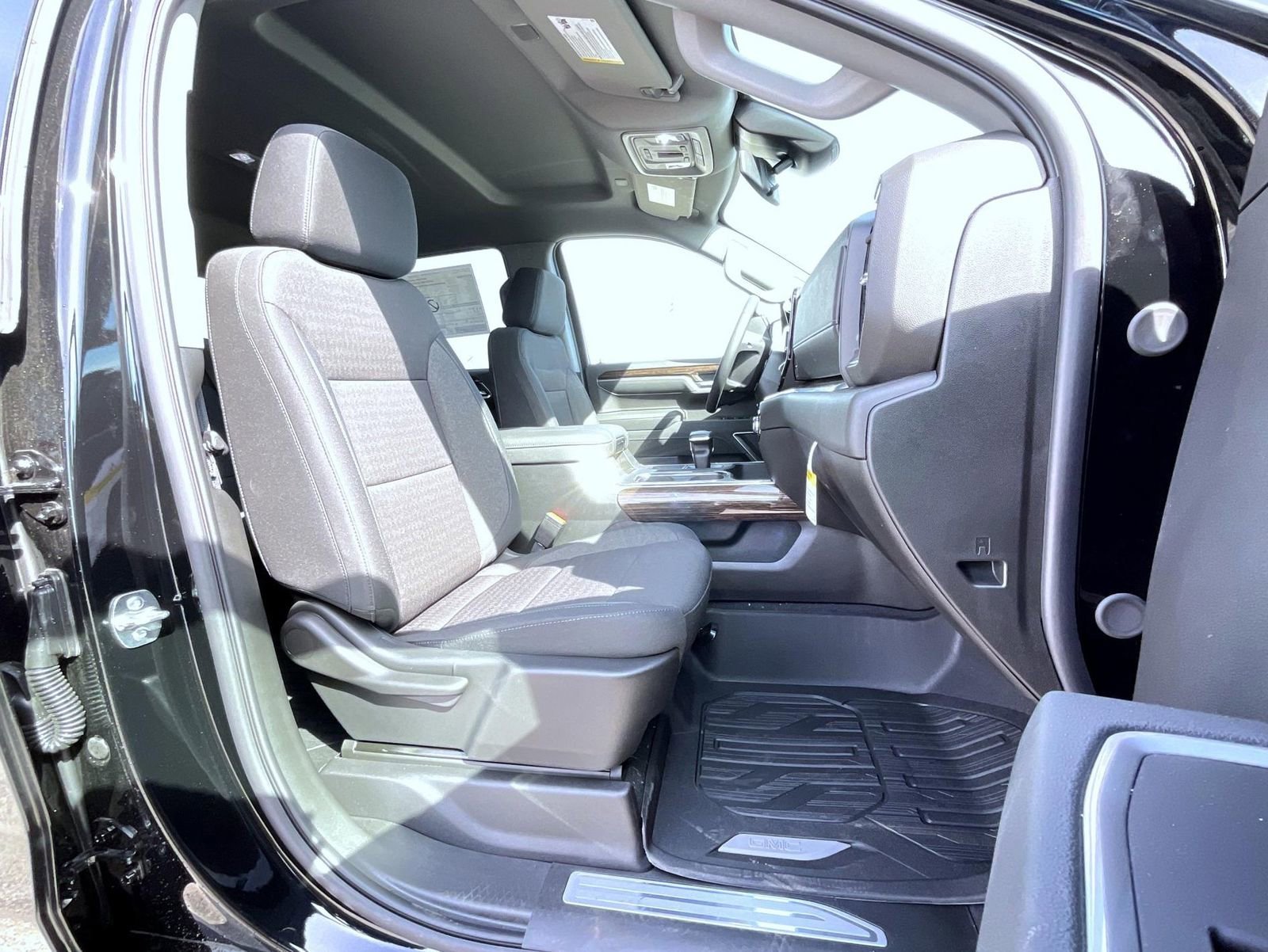 New 2026 Onyx Black GMC Elevation image 16