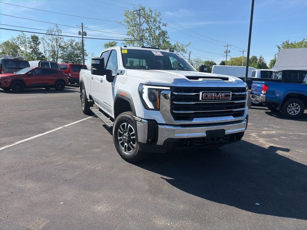 2025 GMC Sierra SLE 4WD Crew Cab Standard Box's photo