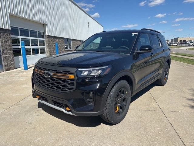 New 2026 Agate Black Metallic Ford Tremor image 2
