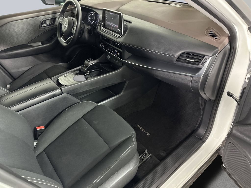 Used 2023 Glacier White Nissan S image 24