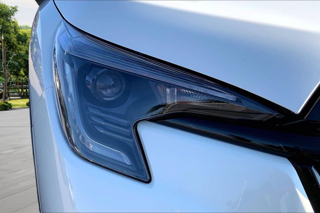 Used 2026 White Subaru Onyx Edition Touring image 31