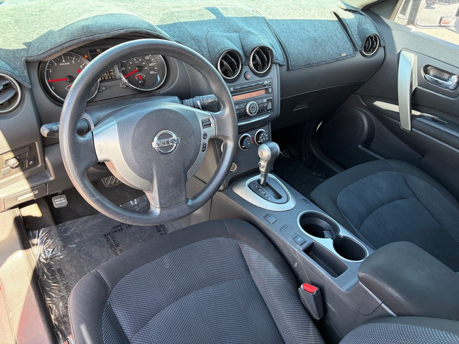 Used 2013 Red Nissan S image 15