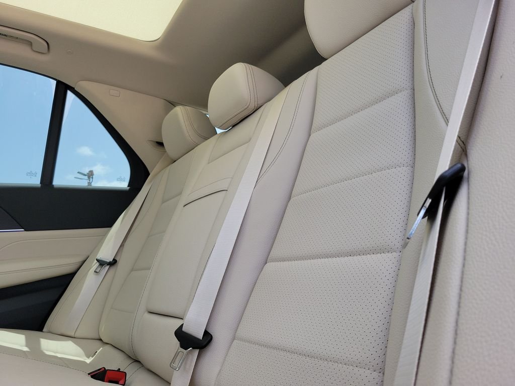 New 2026 Polar White Mercedes-Benz GLE 350 image 10