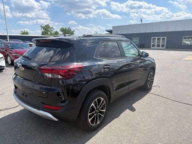 Used 2025 Black Chevrolet LT image 5