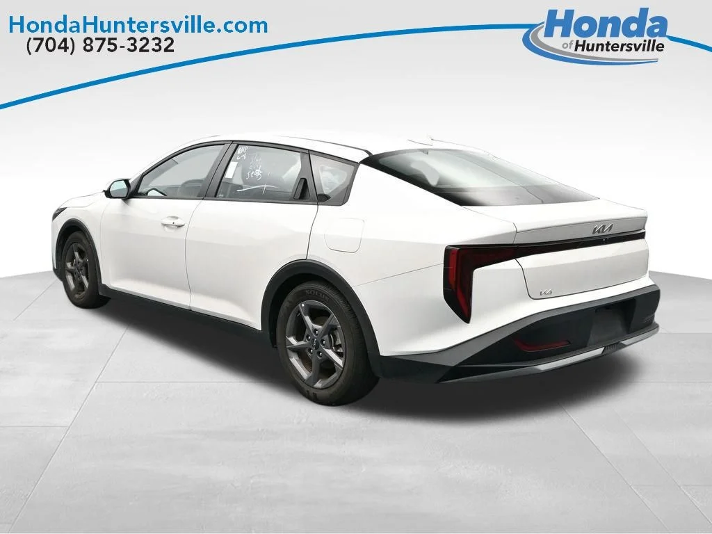 2025 Kia K4 LXS - Photo 6