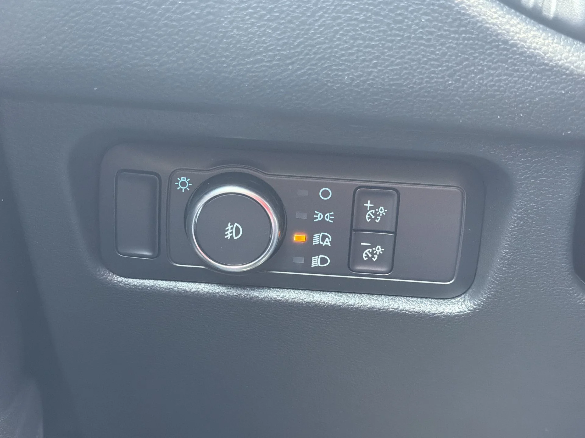 New 2026 Oxford White Ford XLT image 15