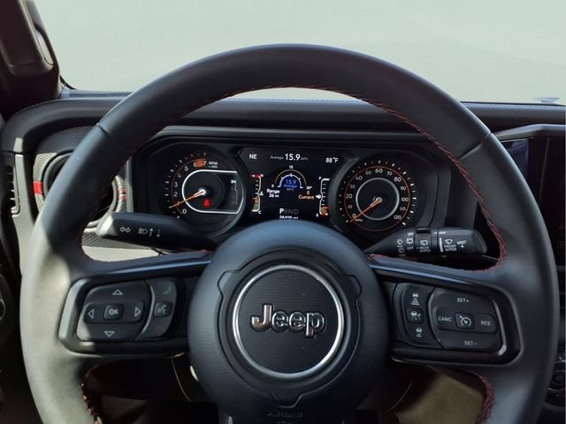 Used 2025  Jeep Rubicon image 12